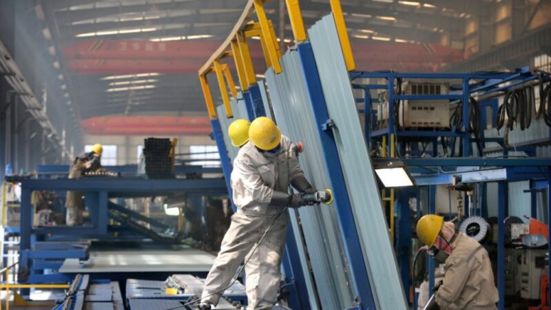 Produção industrial chinesa desacelera e enfraquece expectativa de recuperação do país