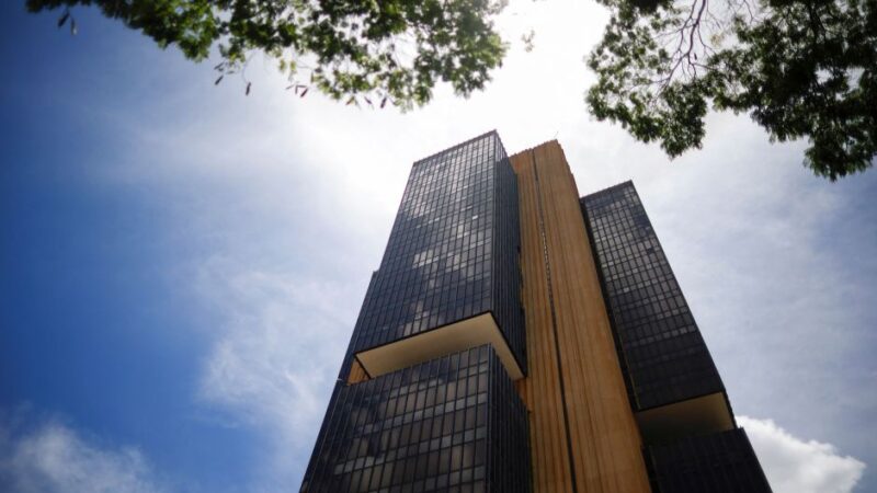 Mercado eleva para 4,10% previsão para inflação em 2024, aponta Focus