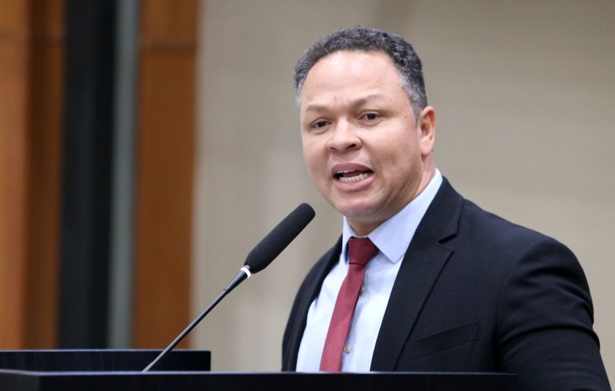 Deputado Cláudio Ferreira apresenta moção de aplausos a Elon Musk
