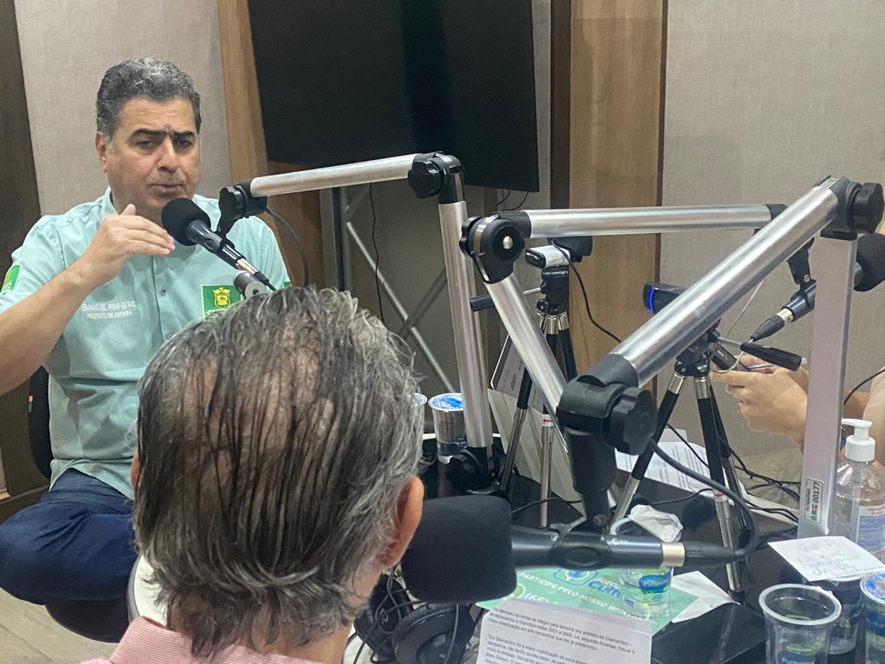 Emanuel cita evolução na Saúde sob sua gestão e alerta para déficit de R$ 100 milhões após fim da intervenção