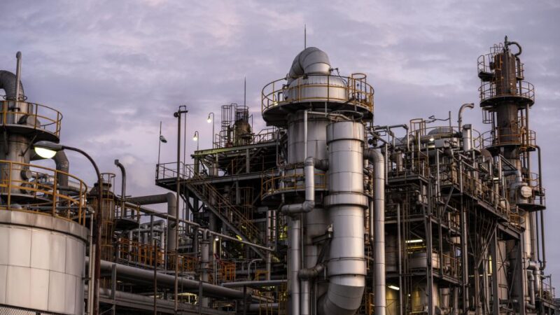Produção industrial da zona do euro recua 0,1% em junho ante maio