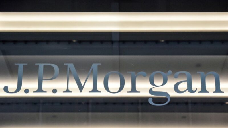 JPMorgan desaba 7% na bolsa com alerta sobre receita de juros
