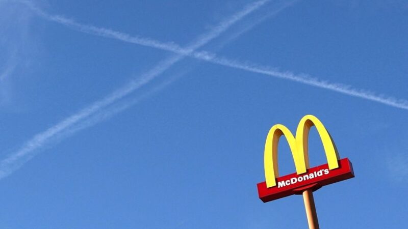 McDonald’s tem queda no lucro e em receita; vendas caem nos EUA no 1ºtri
