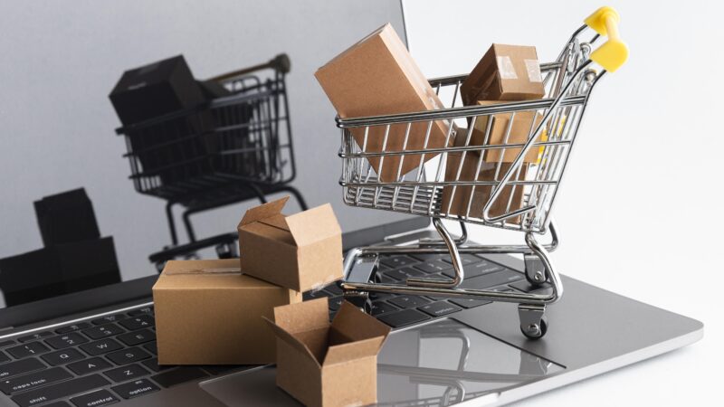 Dia dos Pais: veja dicas para economizar e ir às compras com segurança