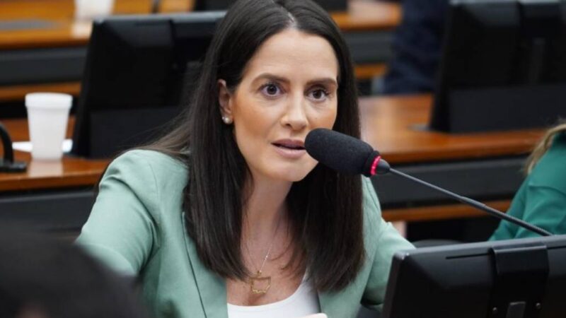 Amália Barros passa por terceira cirurgia e apresenta melhora no quadro de saúde
