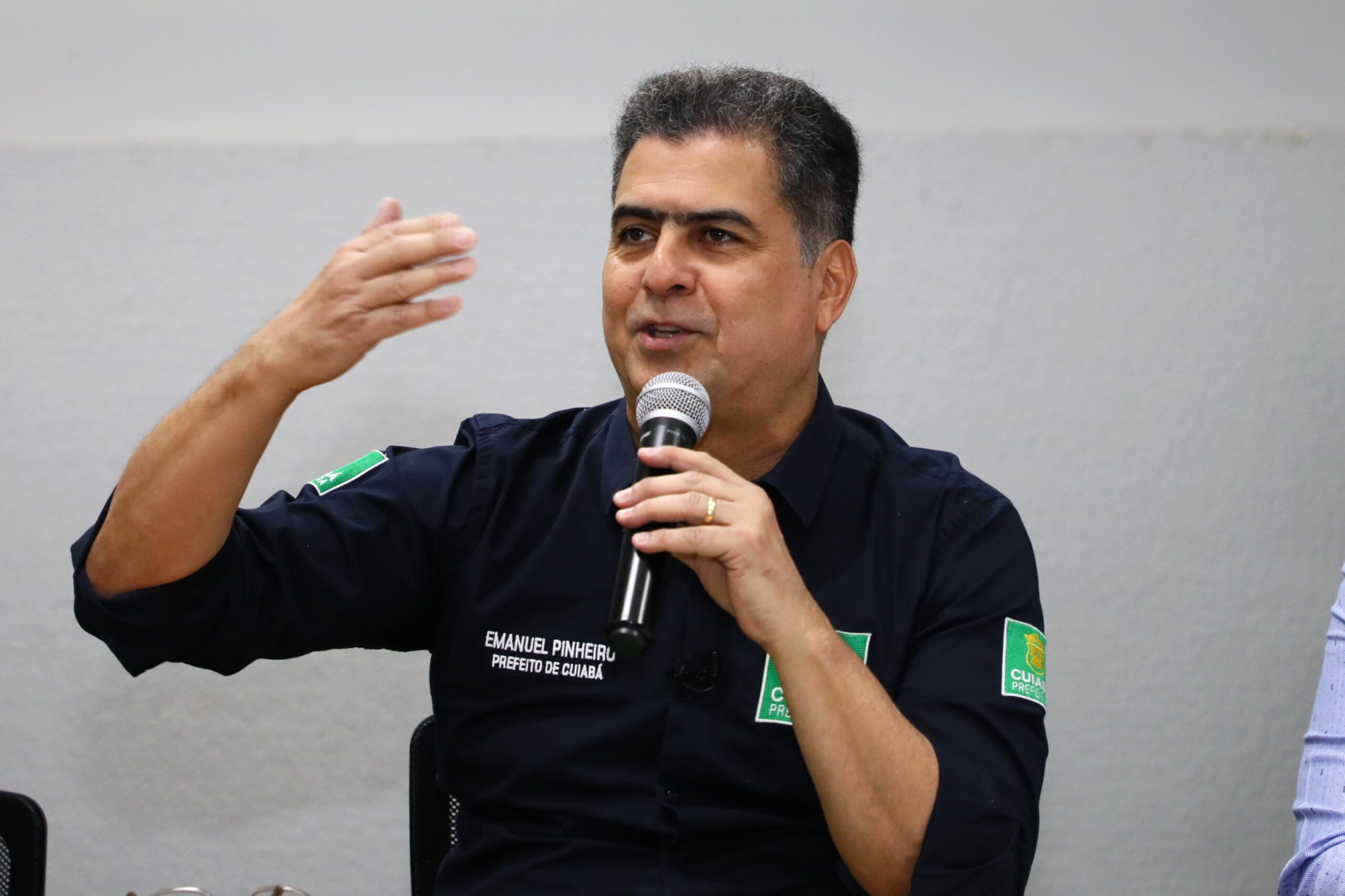 Emanuel Pinheiro garante pagamento do RGA de 3.23% já no mês de maio aos servidores