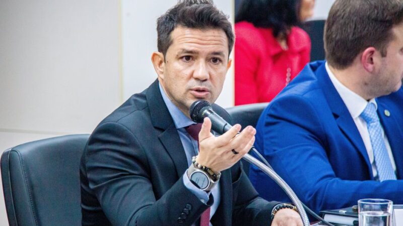 Efeito DeepSeek mostra que Brasil pode competir em IA, diz secretário à CNN