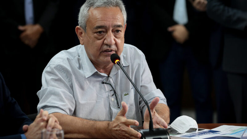 Secretário critica de ritmo de obra do BRT e promete notificar empresa: “se eu disser que estou satisfeito, estaria mentindo”