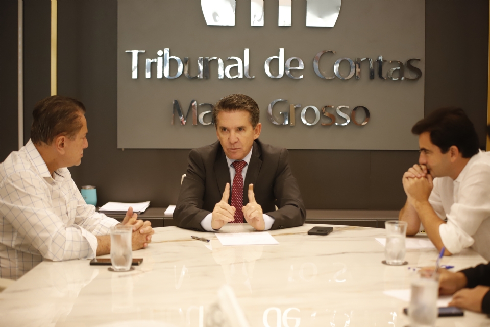 TCE, TJMT e Governo do Estado debatem criação de polo têxtil em MT com mão de obra de reeducandos