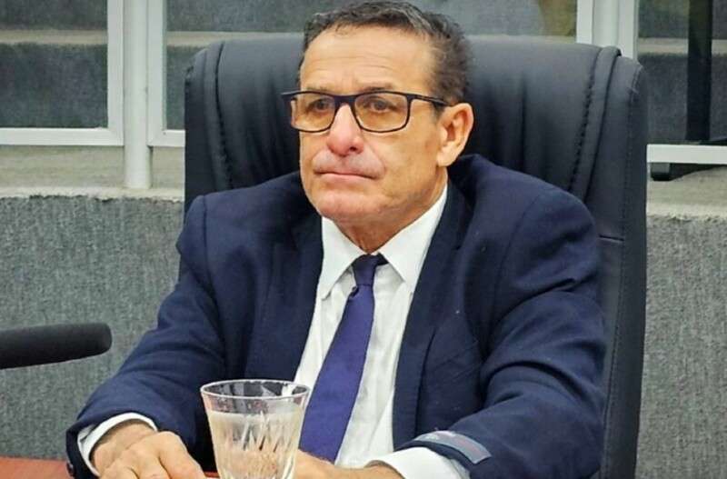 Vereador é cassado por importunação sexual contra servidoras da Câmara
