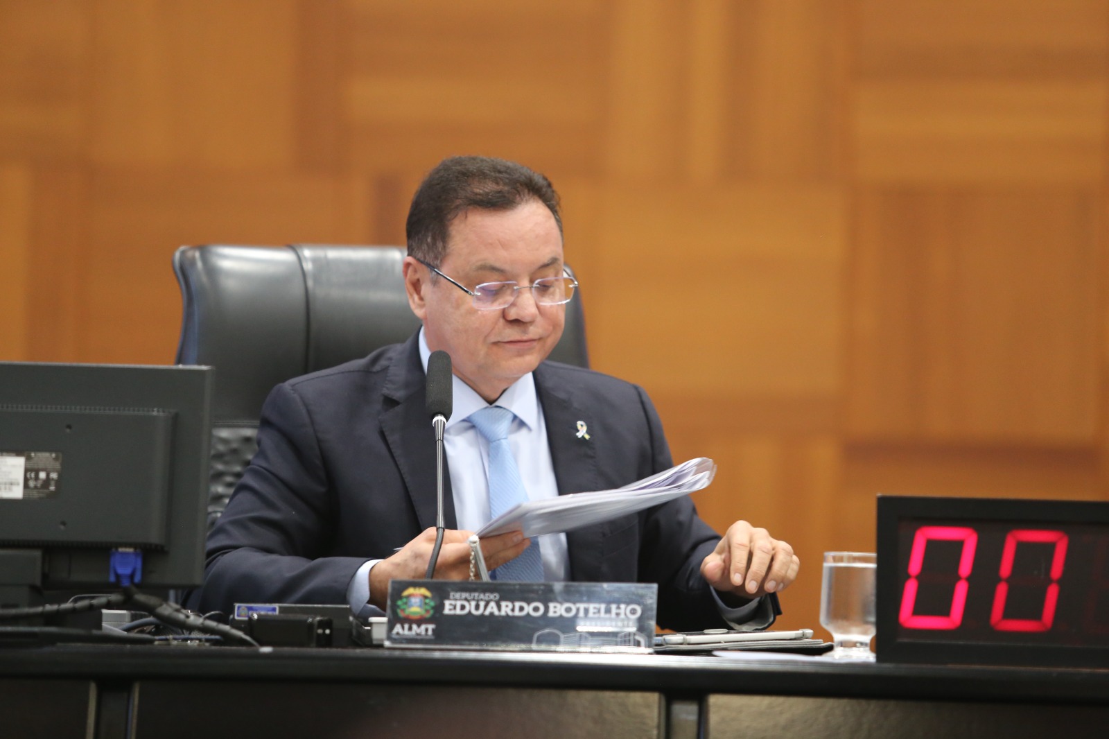 Botelho vê gestão de Emanuel deficitária em todas secretarias e projeta que corte de gastos “será inevitável”
