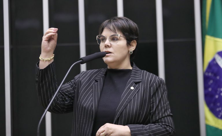 PSOL quer cassação de coronel Fernanda; parlamentar ironizou morte de irmão de deputada
