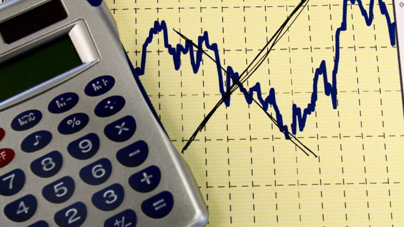 Juros futuros sobem mais de 40 pontos com desconfiança no fiscal e liquidez