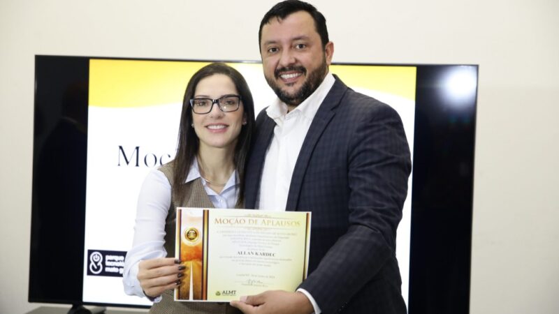 Janaina Riva faz homenagem a 20 servidores do estado de Mato Grosso