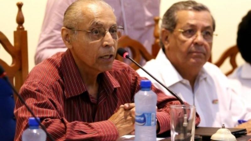 Júlio Campos evita falar de eleições estaduais, mas defende nome do irmão