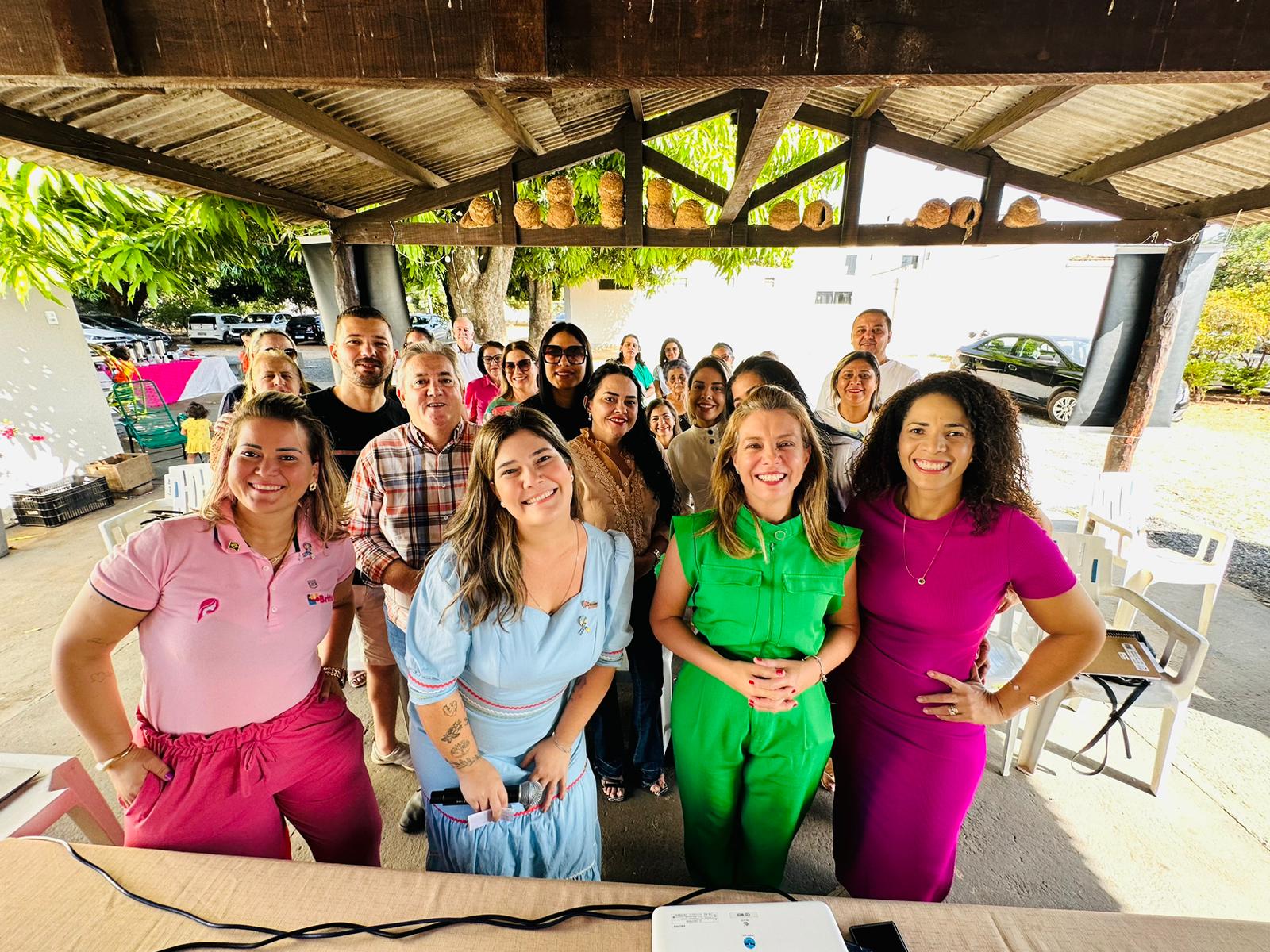 Podemos Mulher realiza ato, reforça apoio a Flávia Moretti em Várzea Grande