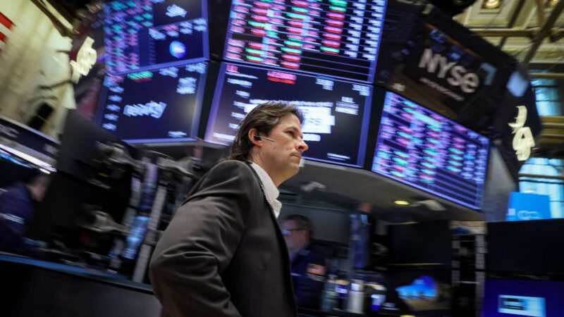 Bolsas em NY sobem com ganhos da Apple e inflação dentro do esperado
