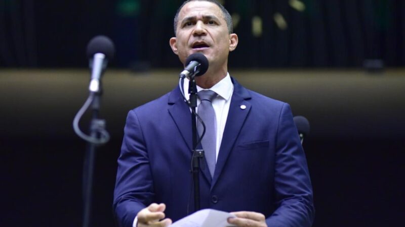 “Traficante está aplaudindo porque vai lucrar”, diz Coronel Assis após STF liberar posse de maconha