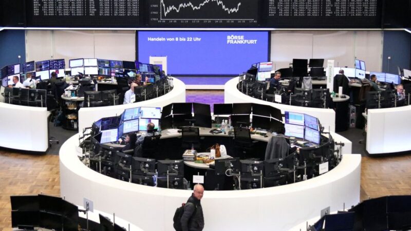 Bolsas da Europa ensaiam recuperação com noticiário de empresas, à espera do CPI dos EUA