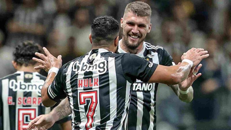 Corinthians evolui, mas é batido pelo Atlético-MG com gols de pênalti e perde invencibilidade
