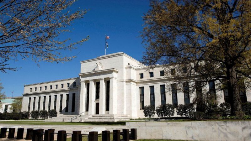 Fed deve manter juros pela última vez a medida que inflação se aproxima da meta