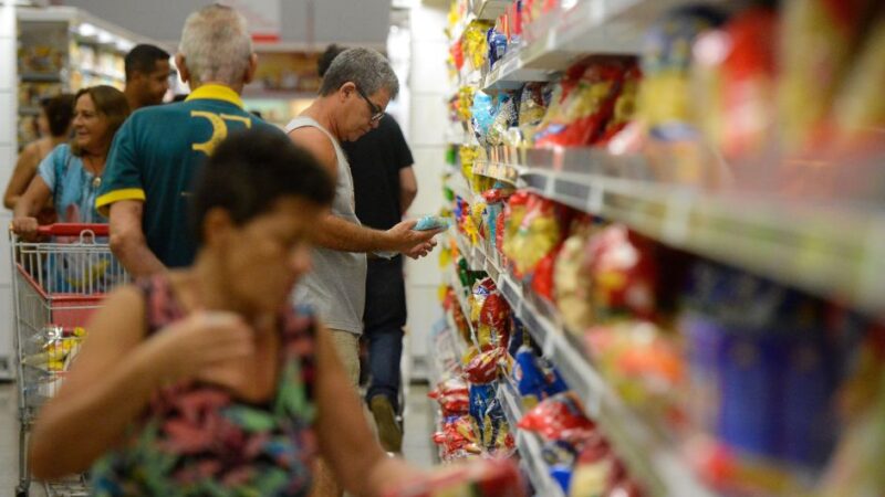 FecomercioSP: paulistanos mostram otimismo quanto à economia, mas cautela no consumo em julho