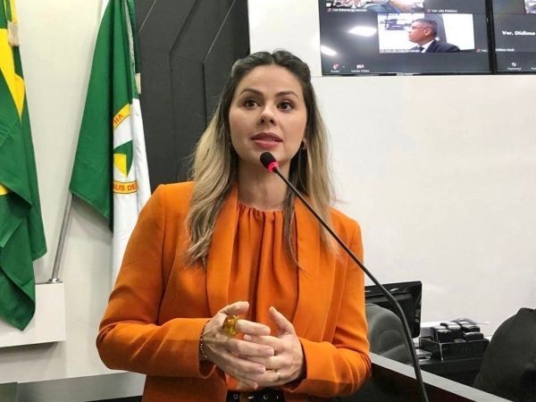 “Terão grandes dificuldades para se reeleger”, diz vereadora sobre vereadores da base de Emanuel