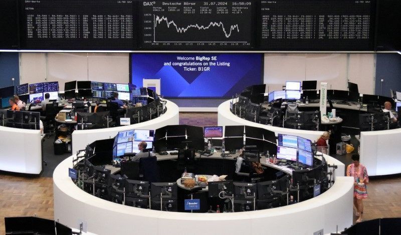 Ações na Europa sobem 1% com recuperação liderada por bancos