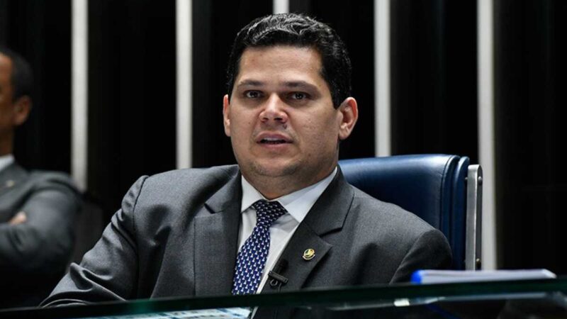 Prerrogativa de escolher indicado ao STF é do Senado, diz Alcolumbre