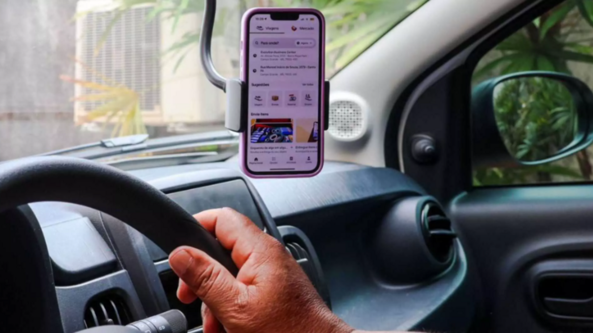 Anúncios em carros de aplicativo prometem a partir de R$ 200 a motoristas, mas a prática é permitida?