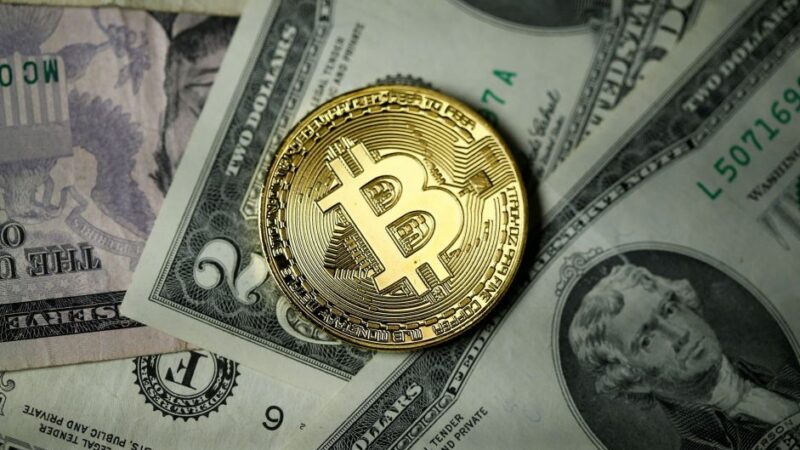 Bitcoin tem alta modesta com melhor apetite ao risco