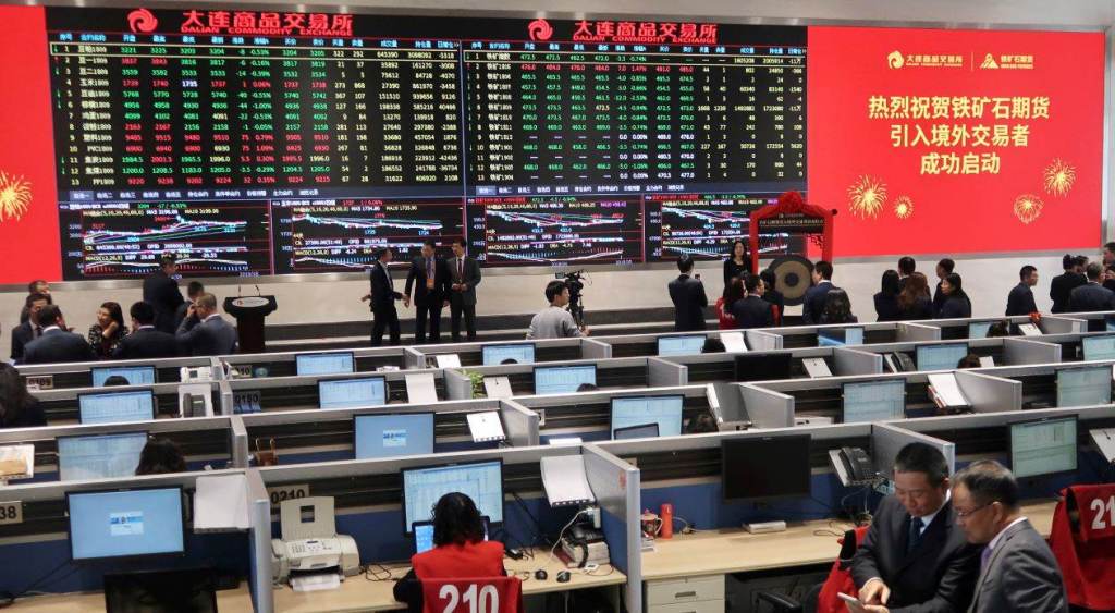 Bolsas asiáticas fecham sem direção única após PIB do Japão e dados chineses