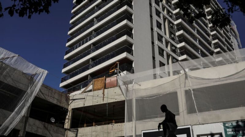 Confiança da construção cresce 0,2 ponto em agosto, aponta FGV