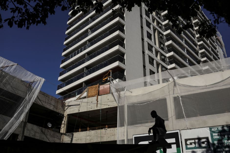 Confiança da construção cresce 0,2 ponto em agosto, aponta FGV