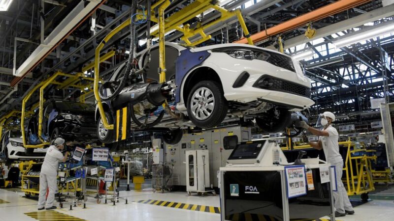 Confiança da indústria no Brasil atinge estabilidade após quatro altas seguidas, diz FGV