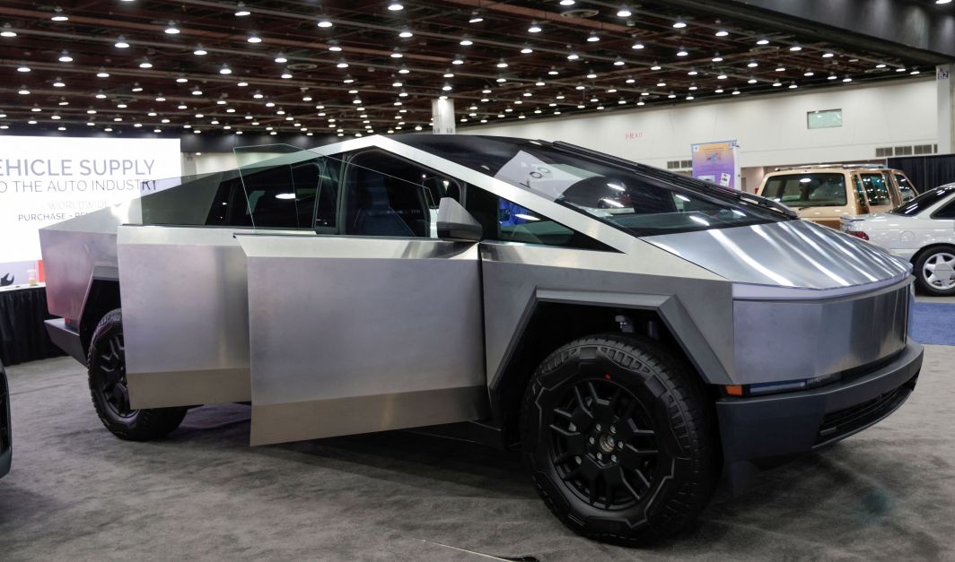 Cybertruck: o mistério de quem compra “Tesla estranho“ de até US$ 100 mil para deixá-lo estacionado