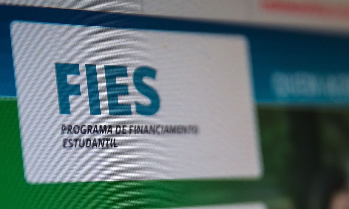 Desenrola Fies: prazo para renegociar dívidas é prorrogado; veja nova data e como participar