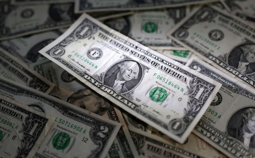 Dólar avança à espera de dados econômicos e decisão de corte de juros pelo Fed no radar