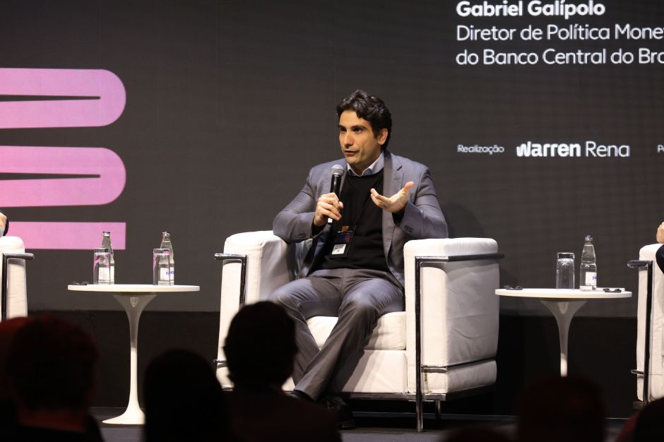 Economista brinca e apresenta Galípolo como futuro presidente do BC em evento