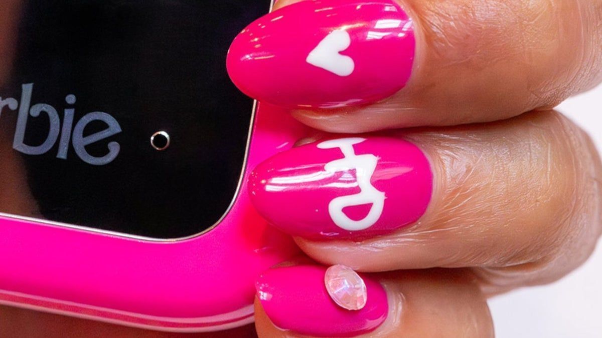 Fabricante da Nokia lança celular da Barbie em parceria com Mattel