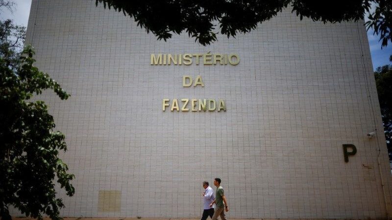 Fazenda tenta limitar perdas fiscais da “tese do século“ em julgamento no STJ, mas decisão é adiada