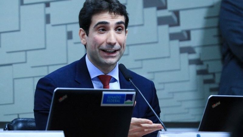 Galípolo diz que alta da Selic “está na mesa“ do Copom