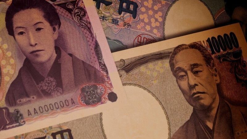 Intervenções no iene foram eficazes e necessárias para conter excessos, diz ministro japonês