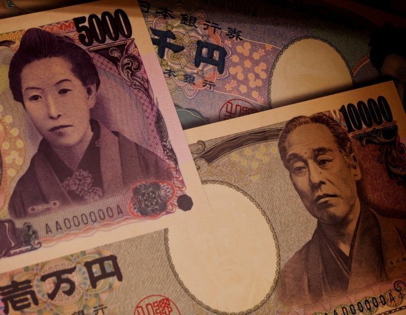 Intervenções no iene foram eficazes e necessárias para conter excessos, diz ministro japonês