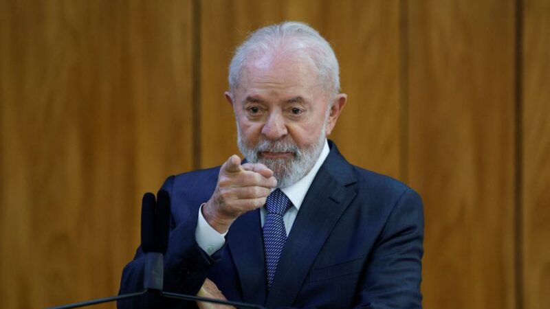 Lula defende Haddad de acusações de “taxador“ e diz que governo quer tributar ricos