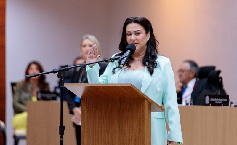 Magistrada Anglizey Solivan é empossada como a 12ª desembargadora do TJMT – Jornal Advogado – Em Mato Grosso