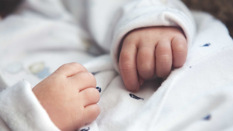 Mulher mata filho de 6 semanas da amiga enquanto tomava conta do bebê – Jornal Advogado – Em Mato Grosso