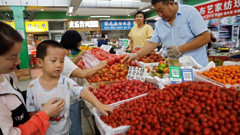 Na China, preços ao consumidor aceleram em meio a distúrbios climáticos; demanda segue fraca