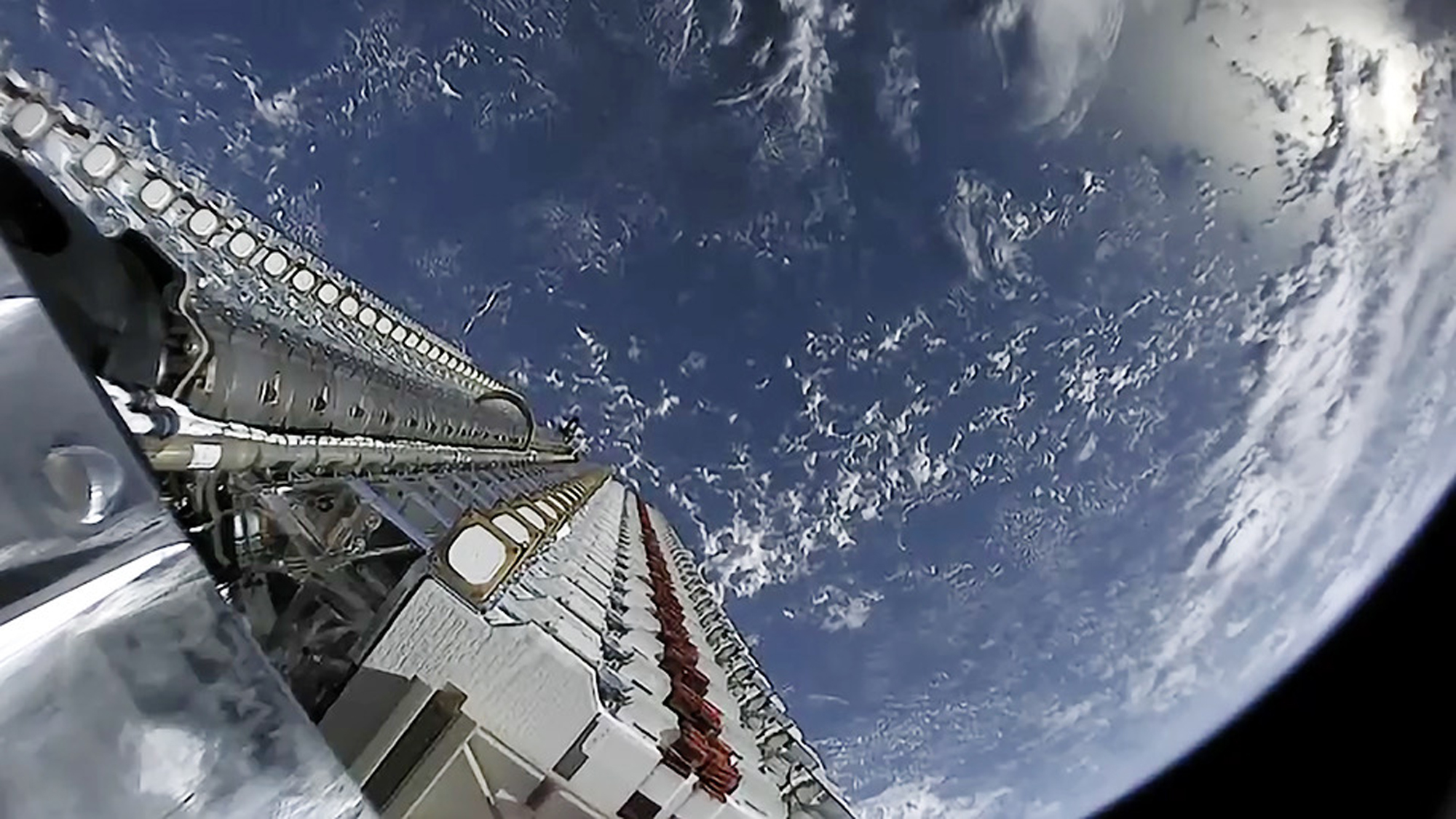 O que é Starlink, a empresa de satélites de Elon Musk que teve contas bloqueadas?