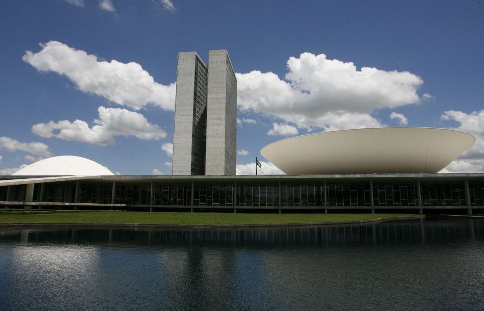 Senadores pedem menos imposto para mortadela, lentes de contato e ração na reforma tributária – Jornal Advogado – Em Mato Grosso